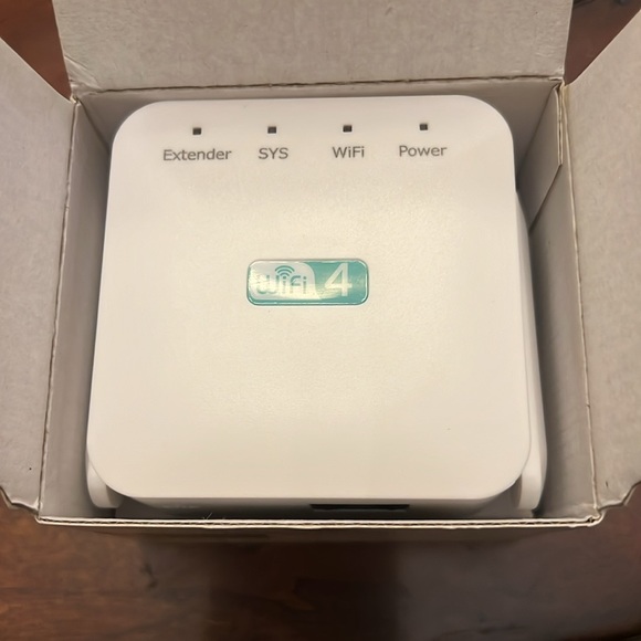 Plug-in Wi-Fi Repeater - Range Extender (300Mbps) 2.4GHz 802.11n/g/b • NIB - Picture 5 of 10
